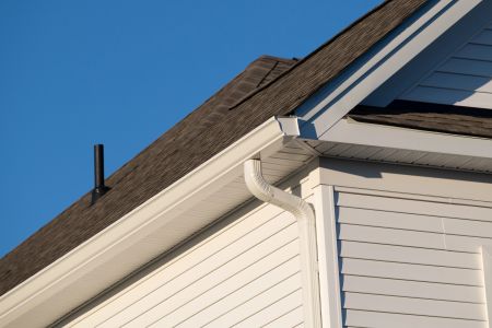 Gutter cleaning checklist what pros do and what homeowners shouldnt